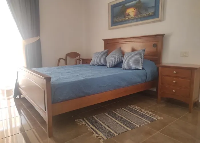 Marina Palace Paraiso 아파트 아데제