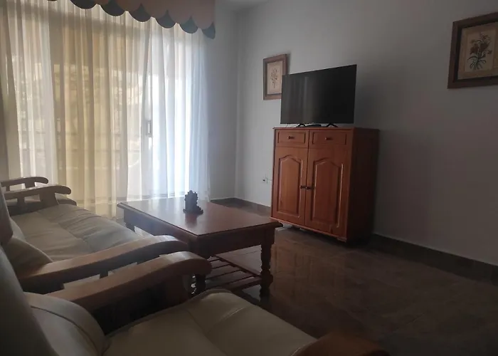 Marina Palace Paraiso * 아데제